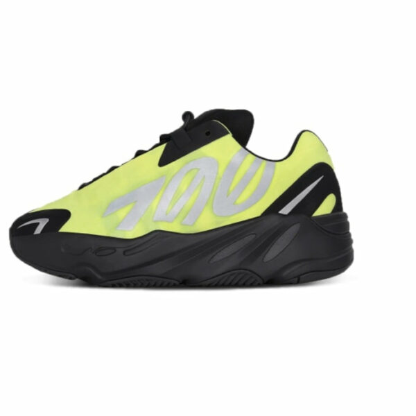 Yeezy Boost 700 phosphor *