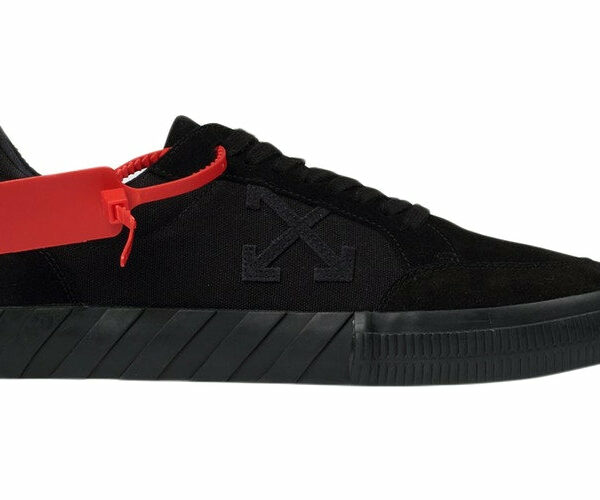 Off-White Vulcanized Total Black Pers.