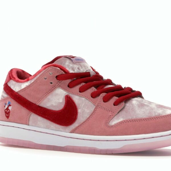 Nike SB Dunk StrangeLove Skateboards Pers.