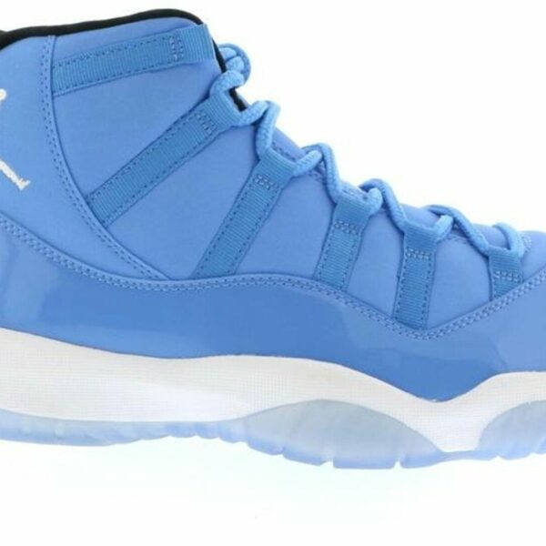 Jordan 11 Retro Pantone pers