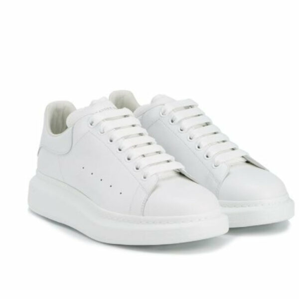 Alexander McQueen total White*