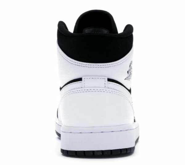 Nike Jordan 1 Mid  White Black pers