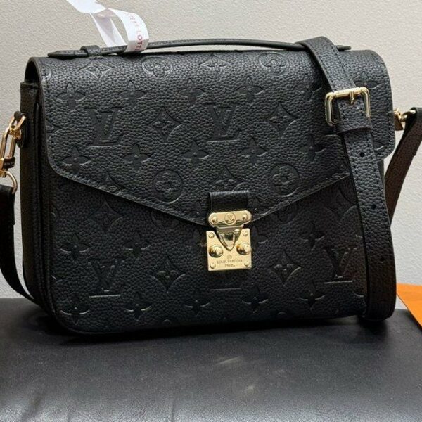 LV monogram nera *